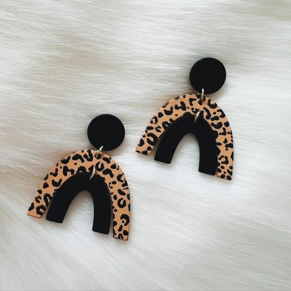 Boho Chic Cheetah Arch Resin Earrings New